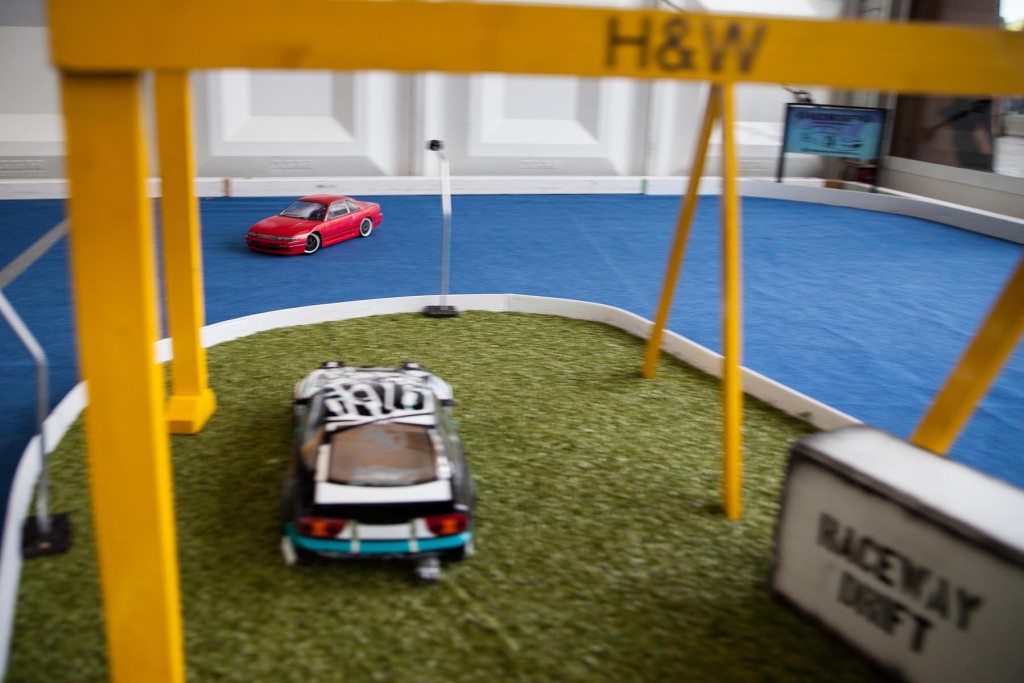 The driver of this red car wasn't afraid of some sideways antics under Samson and Goliath...
