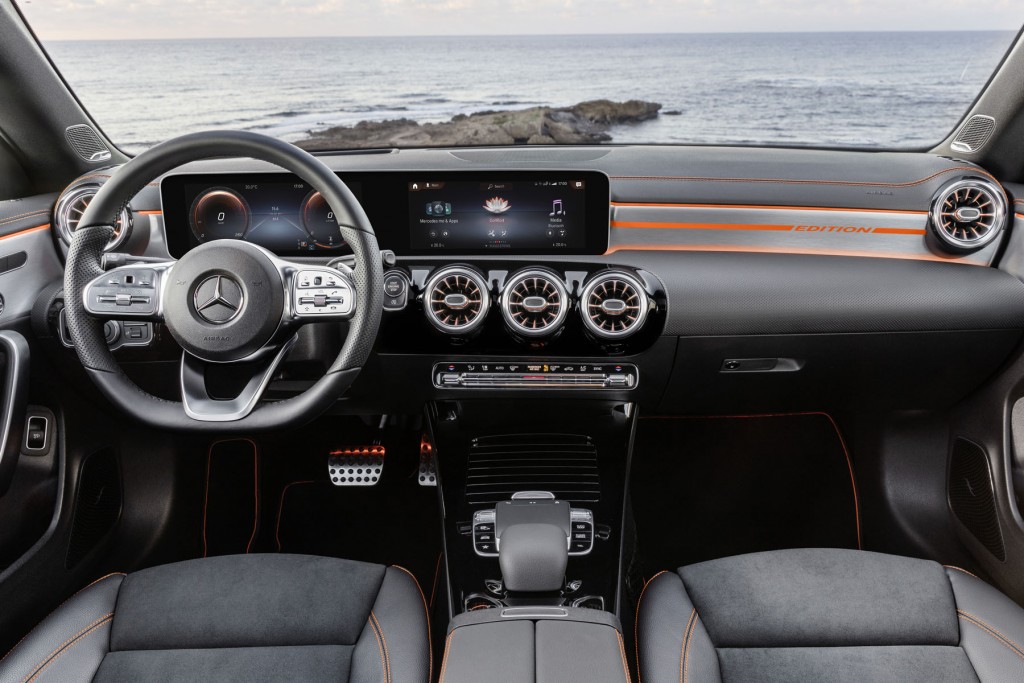 Mercedes-Benz CLA, Edition Orange Art, AMG Line, kosmosschwarz // Mercedes-Benz CLA, Edition Orange Art, AMG Line, cosmos black