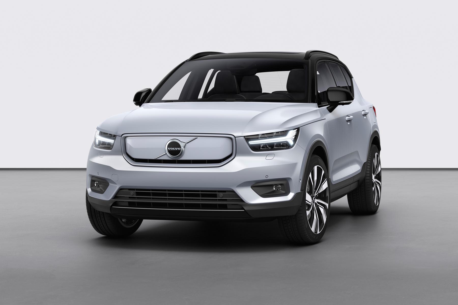 VOLVO'S FIRST ALL-ELECTRIC CAR – THE XC40 RECHARGE PURE ELECTRIC – NOW